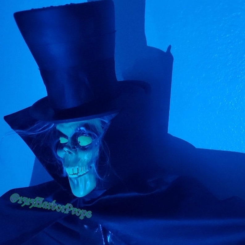 Full size hatbox ghost prop! – 1313 Harbor Props