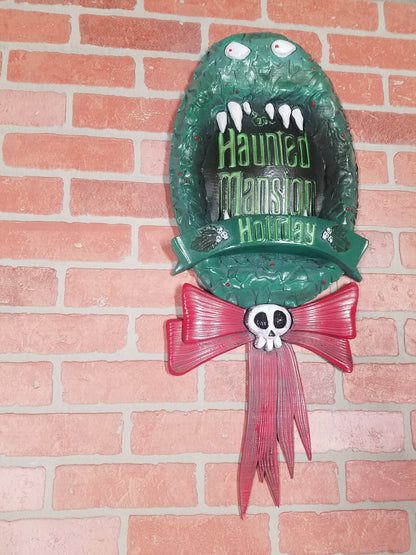 resin Mansion Holiday plaque & BOW